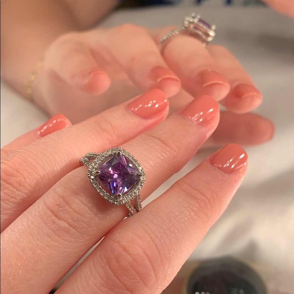 Ring - Picture 2 of 5